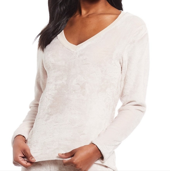 UGG Sweaters - 🏷️UGG Top Daisy Fleece Cotton Blend V-Neck Long Sleeve Lounge LARGE